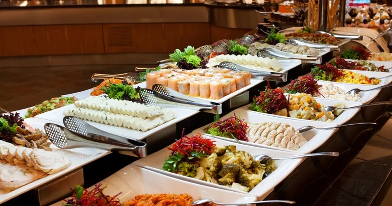 Şadlıq evlərindən baha olan restoranlar: bir nəfərin yeməyi neçədən başlayır? SİYAHI