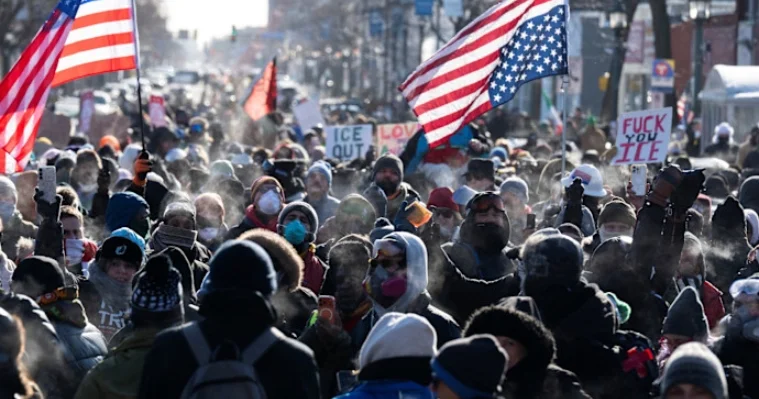 Taker Karlson iğtişaşlar barədə: ABŞ nin çöküşünün başlanğıcıdır