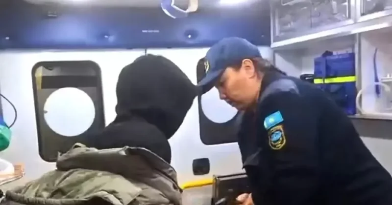 В Алматы спасли пятерых подростков в горах, одного передали медикам видео