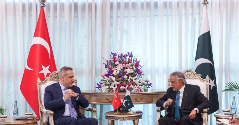 Türkiyə və Pakistan XİN başçılarının görüşü keçirilib
