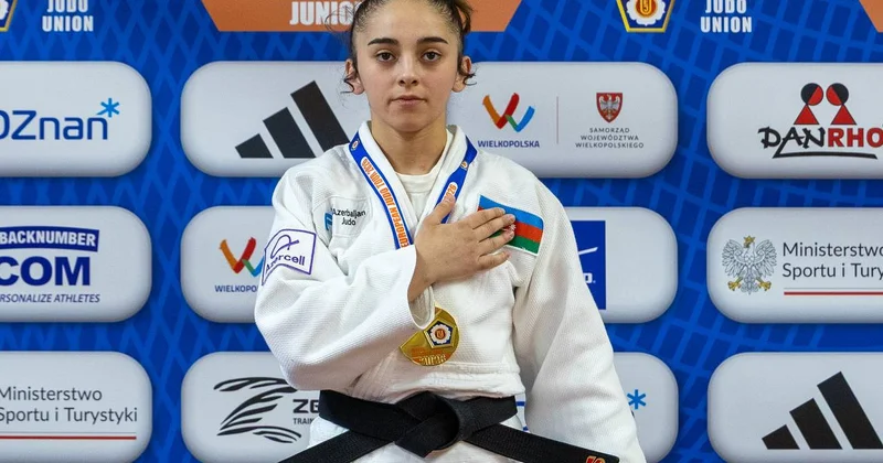 Aysun Məmmədova Poznanda Azərbaycan himnini səsləndirdi FOTO