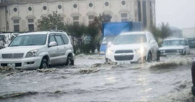 Gölməçə olan yollarda maşın sürməyin! 10 min manata qədər xərci var