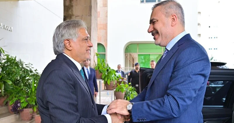 Türkiyə və Pakistan XİN rəhbərləri regional vəziyyəti müzakirə etdilər YENİLƏNİB + FOTO
