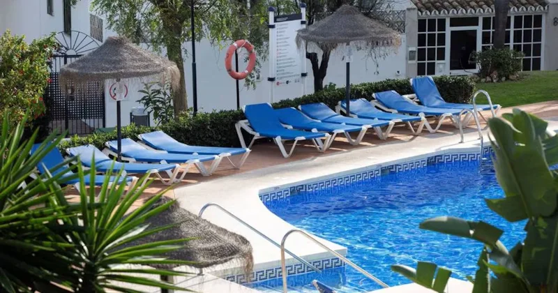 İspaniyada qadın turist yeddinci mərtəbədən yıxılaraq sağ qaldı