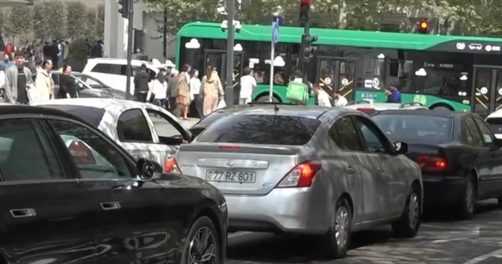Кто прав в споре между пешеходами и водителями?