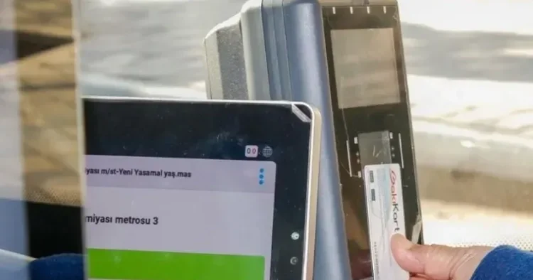 Xarici bank kartları ilə NFC ödəniş aktivləşdirildi İctimai nəqliyyatda YENİLİK