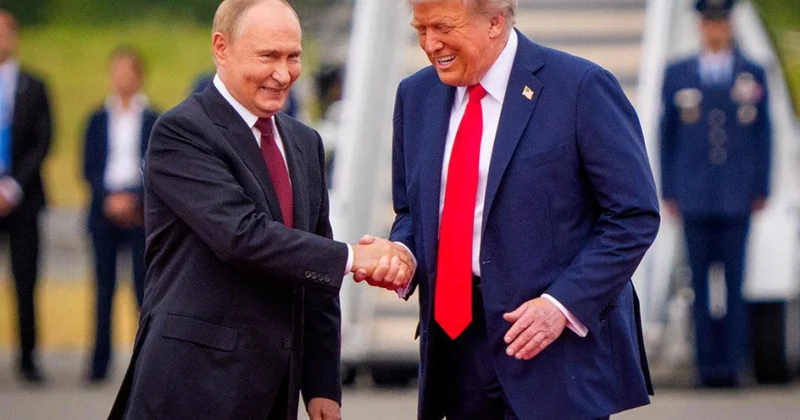Путин заявил Трампу о готовности к перемирию в связи с годовщиной Победы во Второй мировой войне