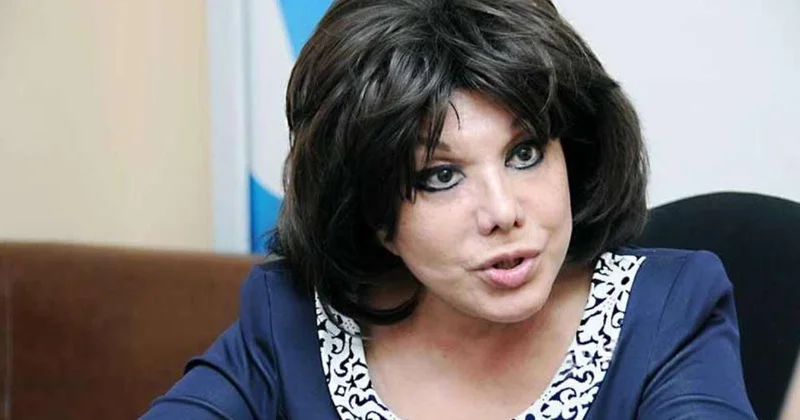 Başı gicəllənib yıxıldı Flora Kərimova necədir?