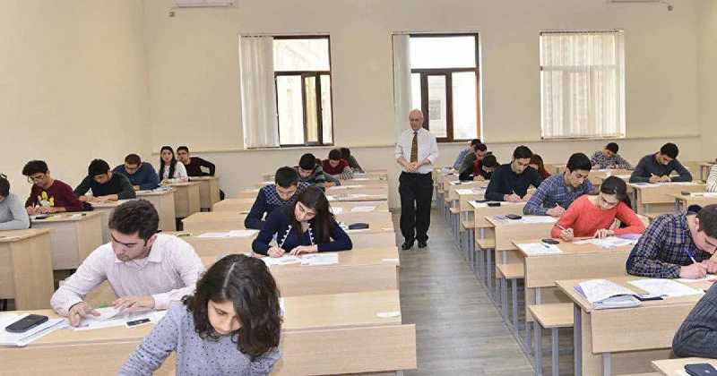Abituriyentlərin NƏZƏRİNƏ: Qeydiyyat müddəti BİTİR