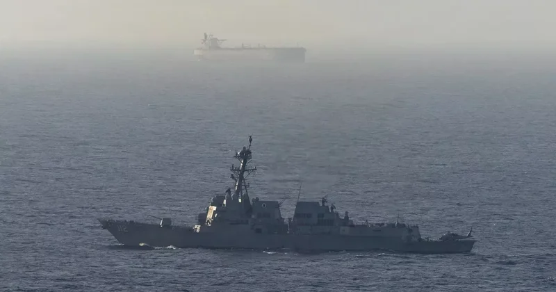 Морские пехотинцы США задержали и отпустили судно в Аравийском море ВИДЕО