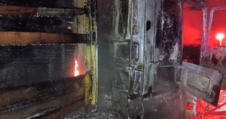 В Турции сгорел грузовик с азербайджанскими номерами