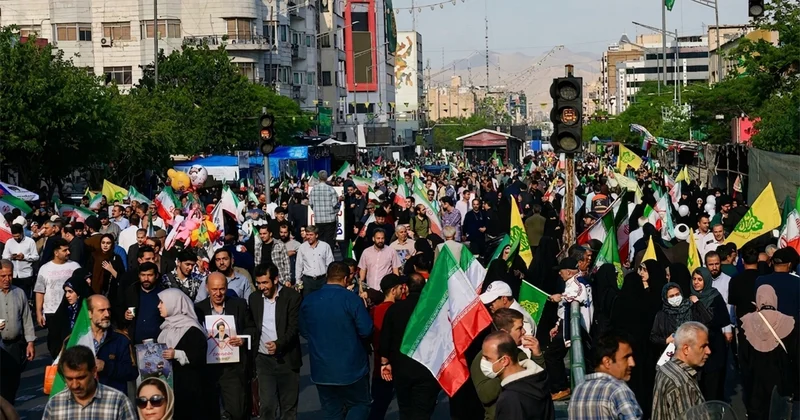 Tehranda Xameneiyə dəstək yürüşü keçirildi Foto Video