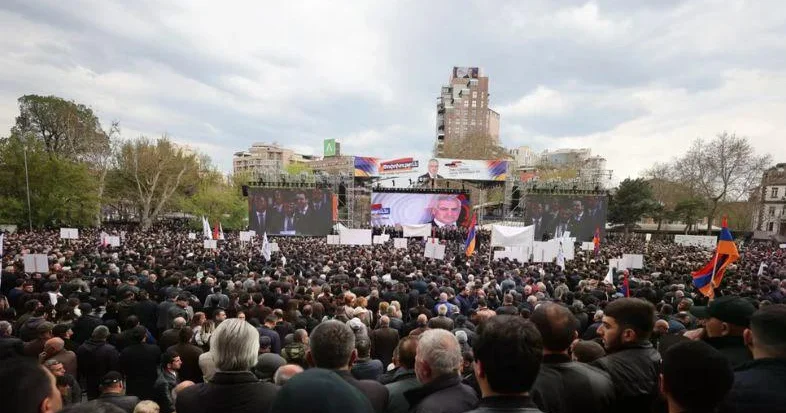Самвел Карапетян готовится к крупному митингу в Иреване