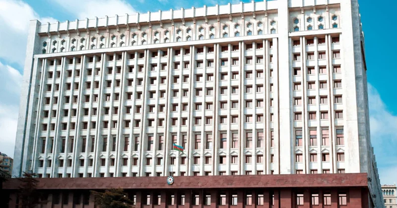 Развиваются связи сотрудничества с политическими партиями