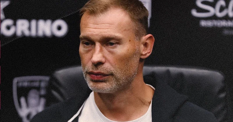 Vasili Berezutskidən istefası ilə bağlı yayılan xəbərə MÜNASİBƏT