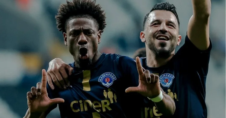 Trabzonspor istədi, İstanbul klubunu seçdi