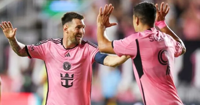 Messi də dubl etdi, Suares də Video