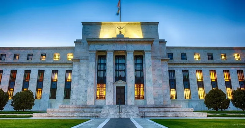 FED hesabatı: ABŞ da inflyasiya maliyyə narahatlıqlarını üstələdi