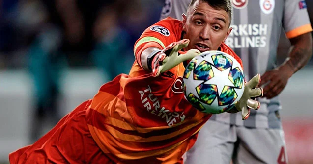 Muslera üçün son matç