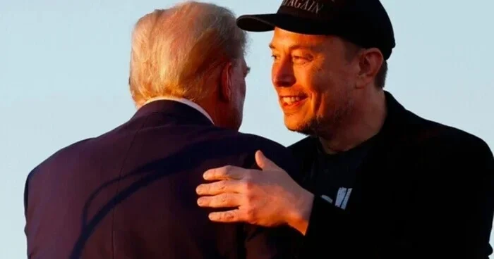 AP: Маск уходит из администрации Трампа