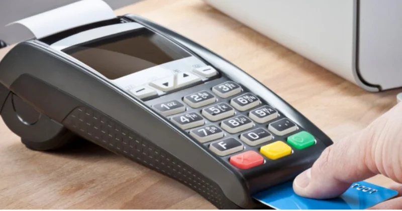 Azərbaycanda nağdsız ödənişlərin məbləği apreldə 50 % artıb