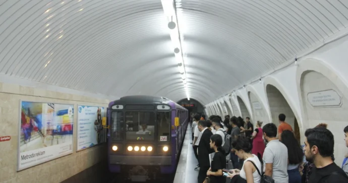 “Nizami” metrosunda sərnişinlər qatardan niyə düşürülüb? RƏSMİ AÇIQLAMA VİDEO