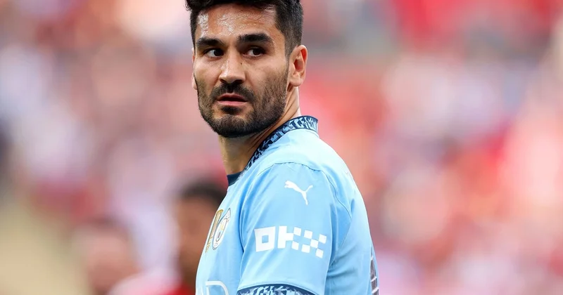 İlkay Gündoğan Qalatasaray rəsmiləri ilə İstanbulda görüşdü