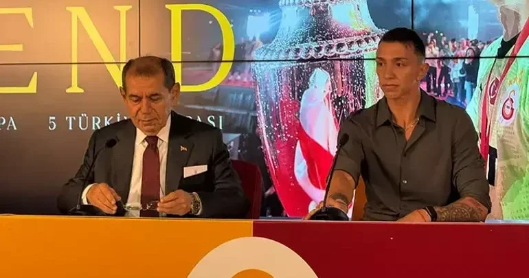 Qalatasaray Muslera ilə protokol imzaladı: Əfsanəvi qapıçı göz yaşlarını saxlaya bilmədi VİDEO
