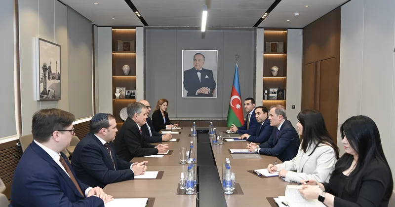 Ceyhun Bayramov ABŞ senatoru Stiv Deyns ilə Azərbaycan Ermənistan normallaşma prosesinin müzakirə edib FOTO