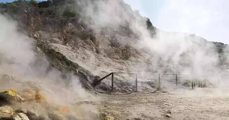 İtaliyadakı supervulkanda təhlükəli hərəkətlilik: Alimlərdən qlobal xaos xəbərdarlığı