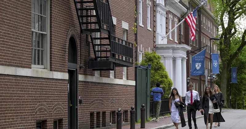 ABŞ Harvard Universiteti ilə əlaqəli olan əcnəbilərin vizalarını yoxlamağa başlayıb