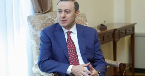 Qriqoryan: Ermənistan Azərbaycan sərhədinin delimitasiyası prosesi dayanmır