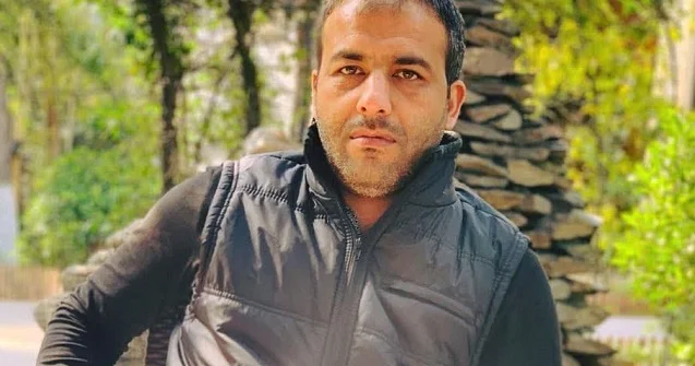 Bakıda marketin qarşısında 2 nəfəri cərəyan vurub öldürdü Foto