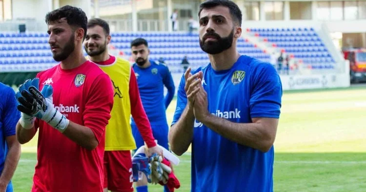 “Kəpəz” kapitanı ilə müqavilə imzaladı FOTO