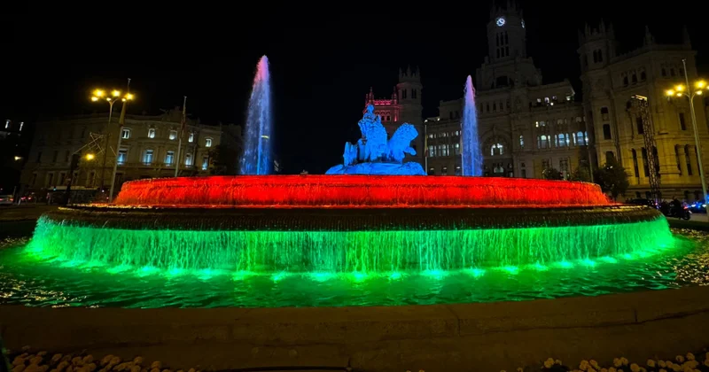 Madridin məşhur “Cibeles” fəvvarəsi yenidən Azərbaycan bayrağının rəngləri ilə işıqlandırılıb