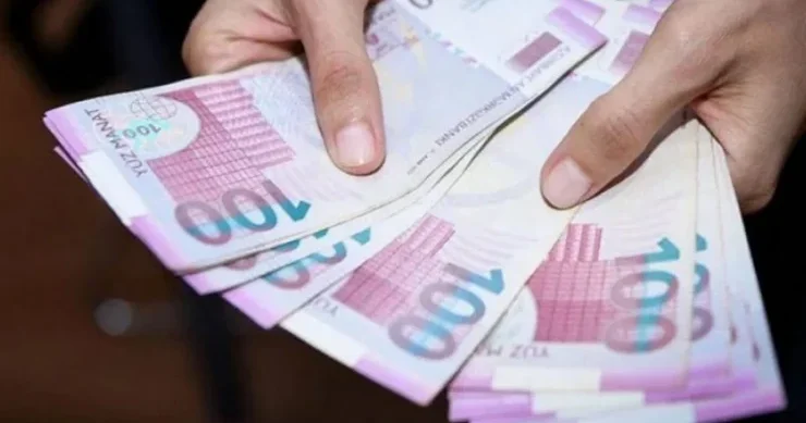 Azərbaycan manatının dövretmə sürəti azalıb