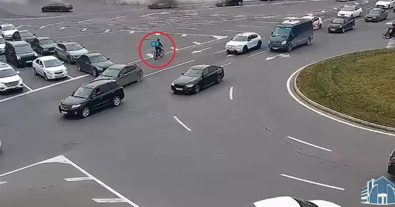Так велосипедисты и скутеристы Баку нарушают правила ВИДЕО ДТП