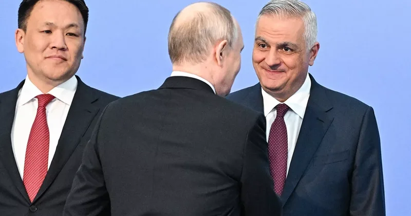 Путин встретился с вице премьером Армении перед саммитом ЕАЭС ВИДЕО