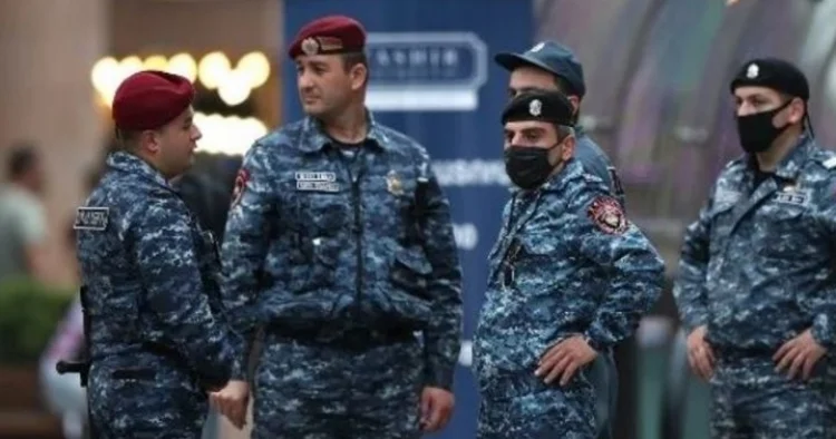 Ermənistanda Karapetyanın partiyasının tərəfdarları saxlanılıb