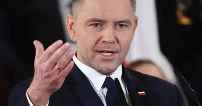 Президент Польши обвинил министра обороны в глупости