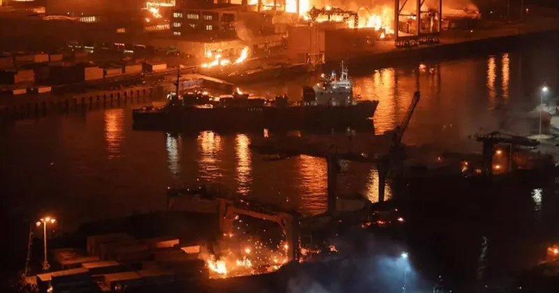 В российском регионе тушат пожар в порту: ПОДРОБНОСТИ