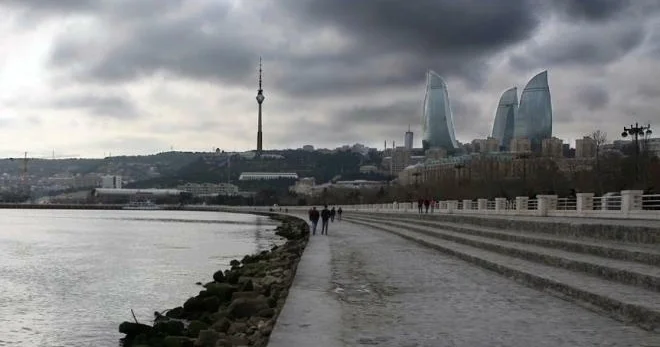 Paytaxt sakinlərinin nəzərinə: temperatur düşəcək, güclü külək, yağış gəlir...