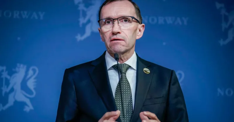 Глава МИД Норвегии: Европа должна участвовать в переговорах по Украине, но не быть посредником
