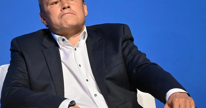 Ты охамел, Петр Толстой!