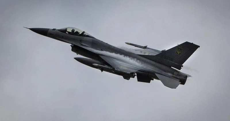 Ukrayna Silahlı Qüvvələri pilotla birlikdə F 16 nı itirib