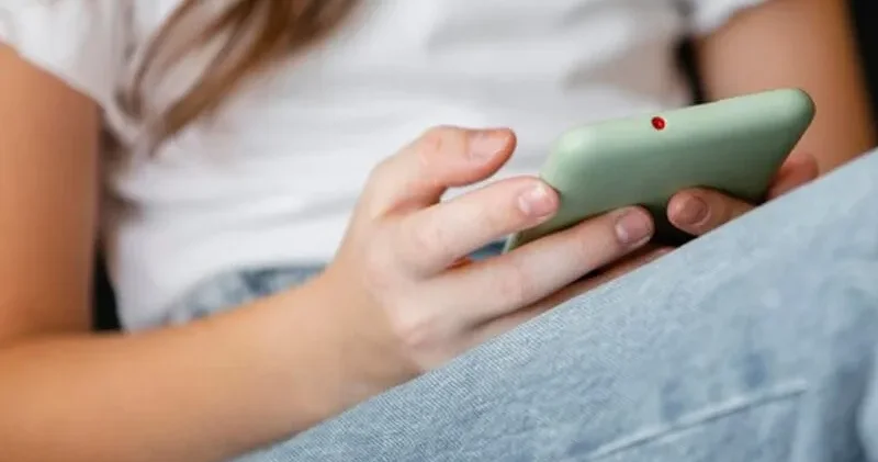 Bu təhlükəli vərdiş telefonun bateriyasını tez öldürür