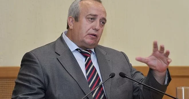 Rusiyalı sabiq deputat İrəvandan qovuldu SƏBƏB