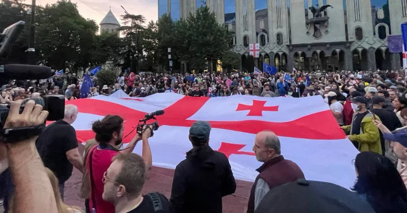 Оппозиция вышла на улицы Тбилиси фото; видео