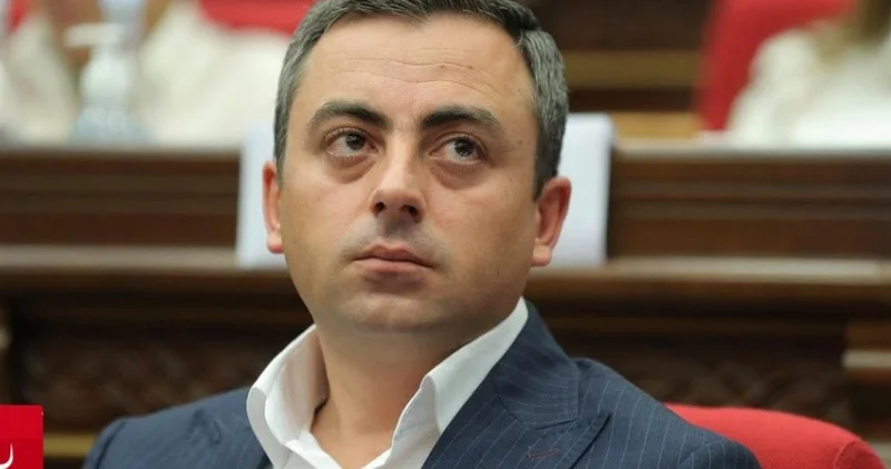 Erməni deputat: Makron ölkəmizdə avtoritar sistemi təşviq edir