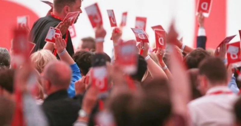 SPD nin qurultayında ifrat sağçı AfD nin qadağan edilməsi üçün fəaliyyətə başlanması barədə qərar qəbul olunub